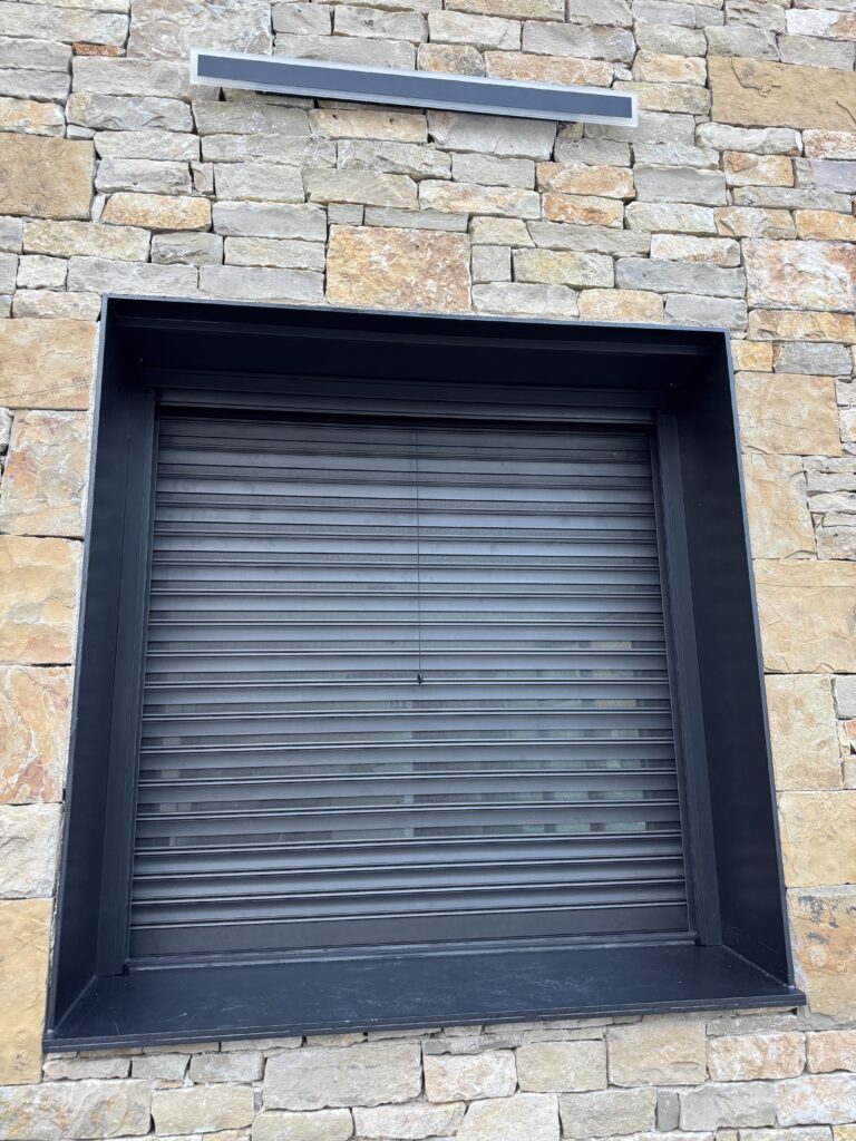 Montaje de puertas de entrada Hormann y puertas de garaje en Granollers